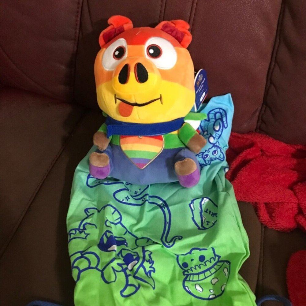 Authentic Wizard101 Rainbow Pride Piggle Plush Makeship- Rare- 992 Made- NWT